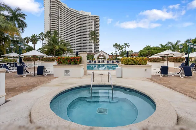 $10,500 | 2000 Island Boulevard, Unit PH5, Aventura, FL 33160