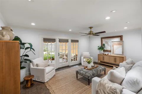 $925,000 | 1806 McDuffie Street, Houston, TX 77019