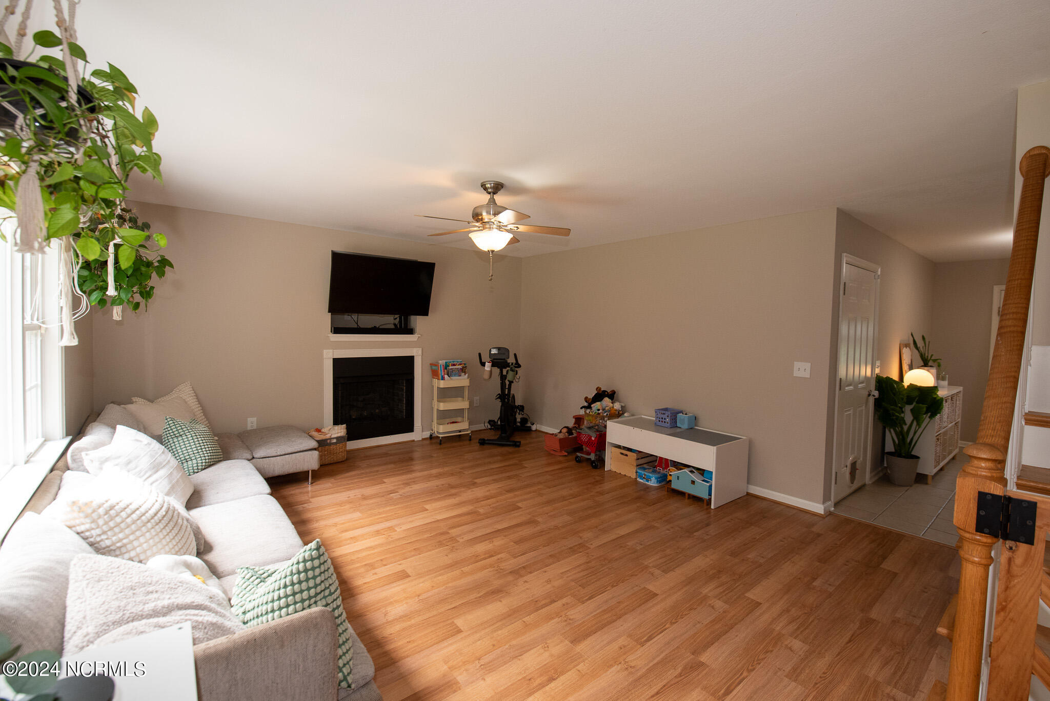 938 Thunder Road Elizabeth City, NC 27909 - Photo 6 of 34 Living Room