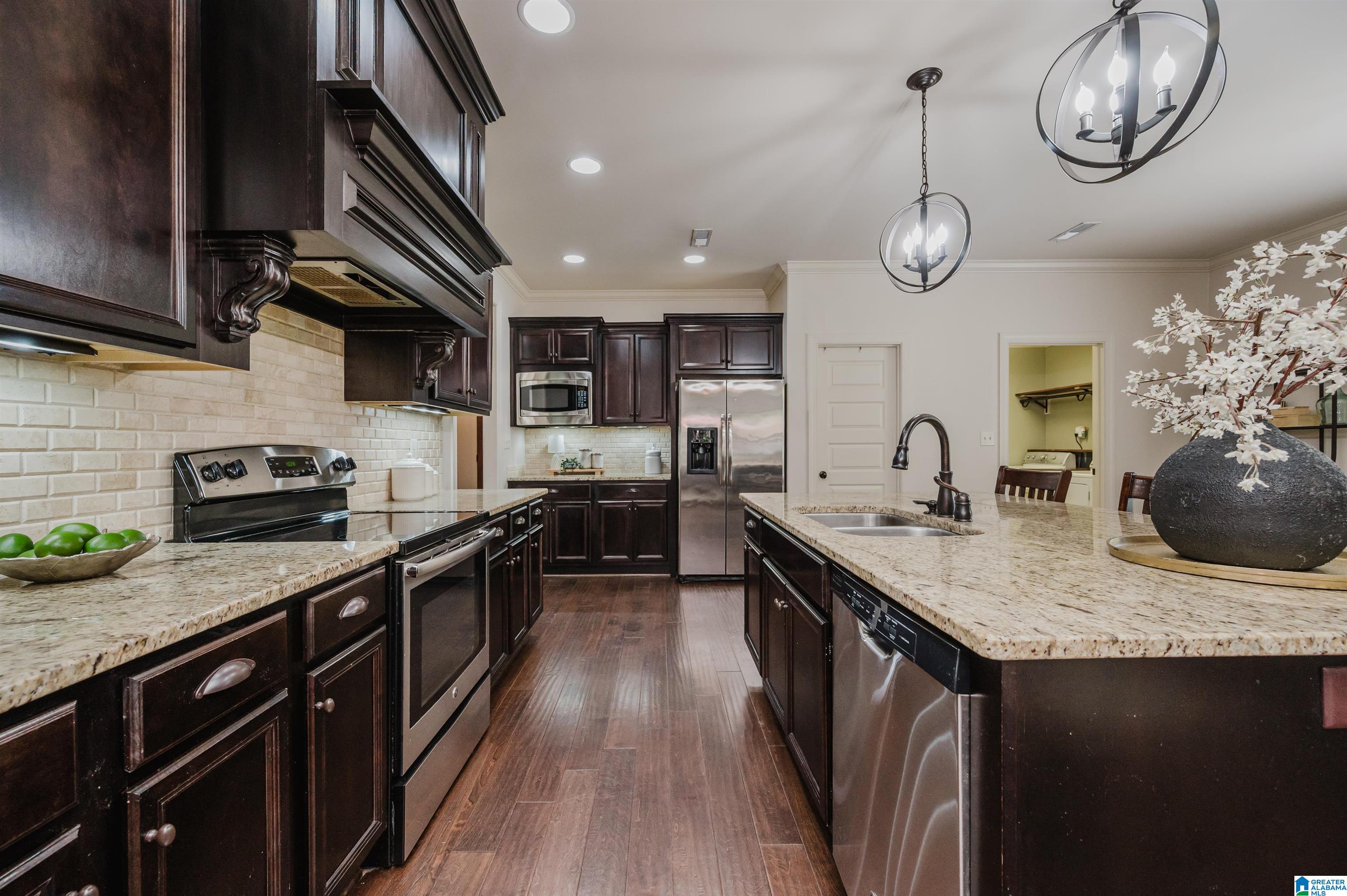 227 Dunrobin Cove Pelham, AL 35124 - Photo 7 of 54