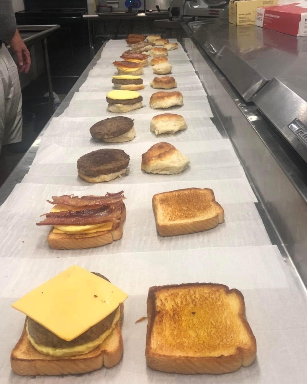 7089 Short Mountain Road McMinnville, TN 37110 - Photo 11 of 36 a bathroom with a tub and a mirror
