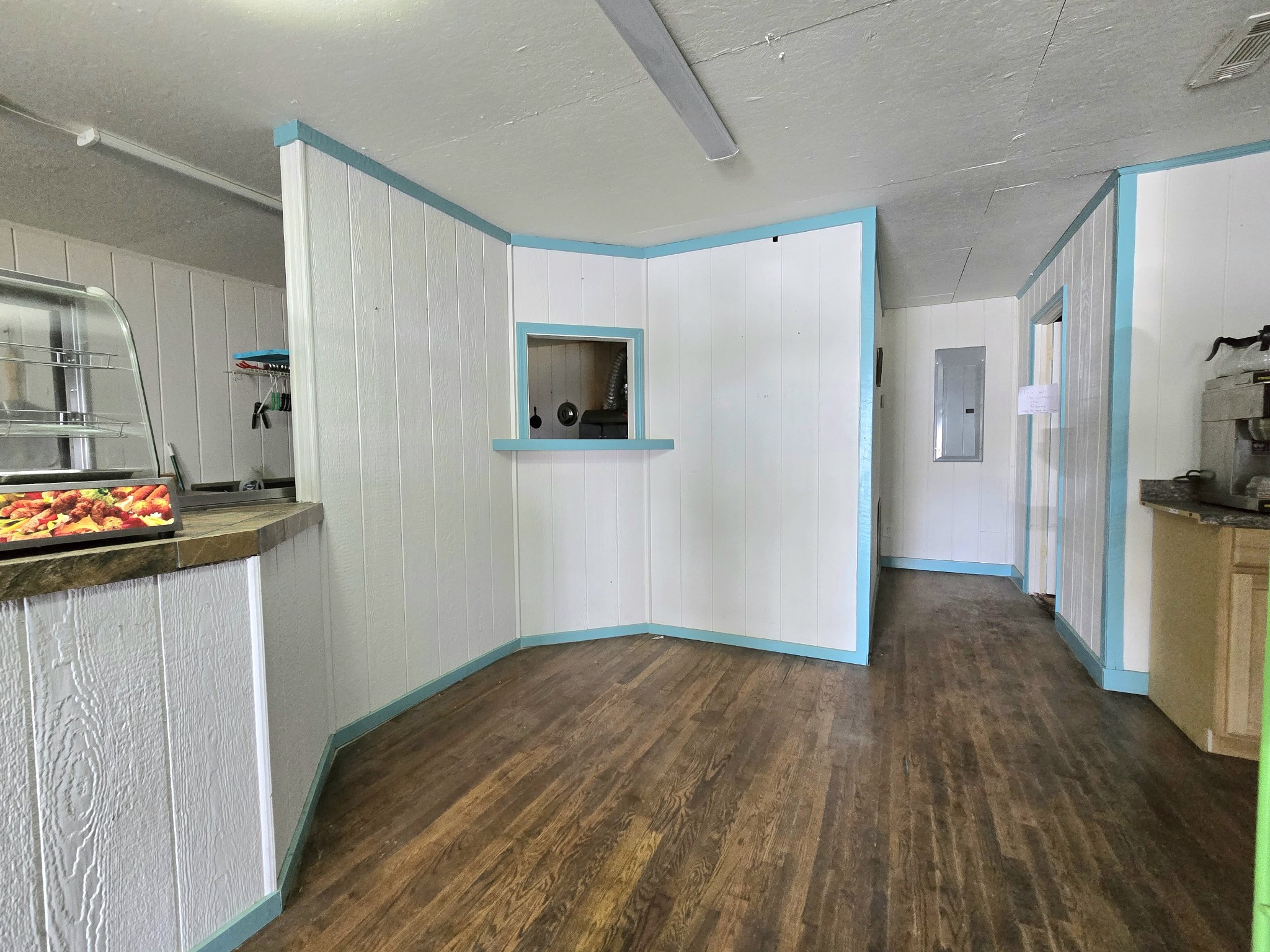 7089 Short Mountain Road McMinnville, TN 37110 - Photo 29 of 36 a view of a kitchen from the hallway