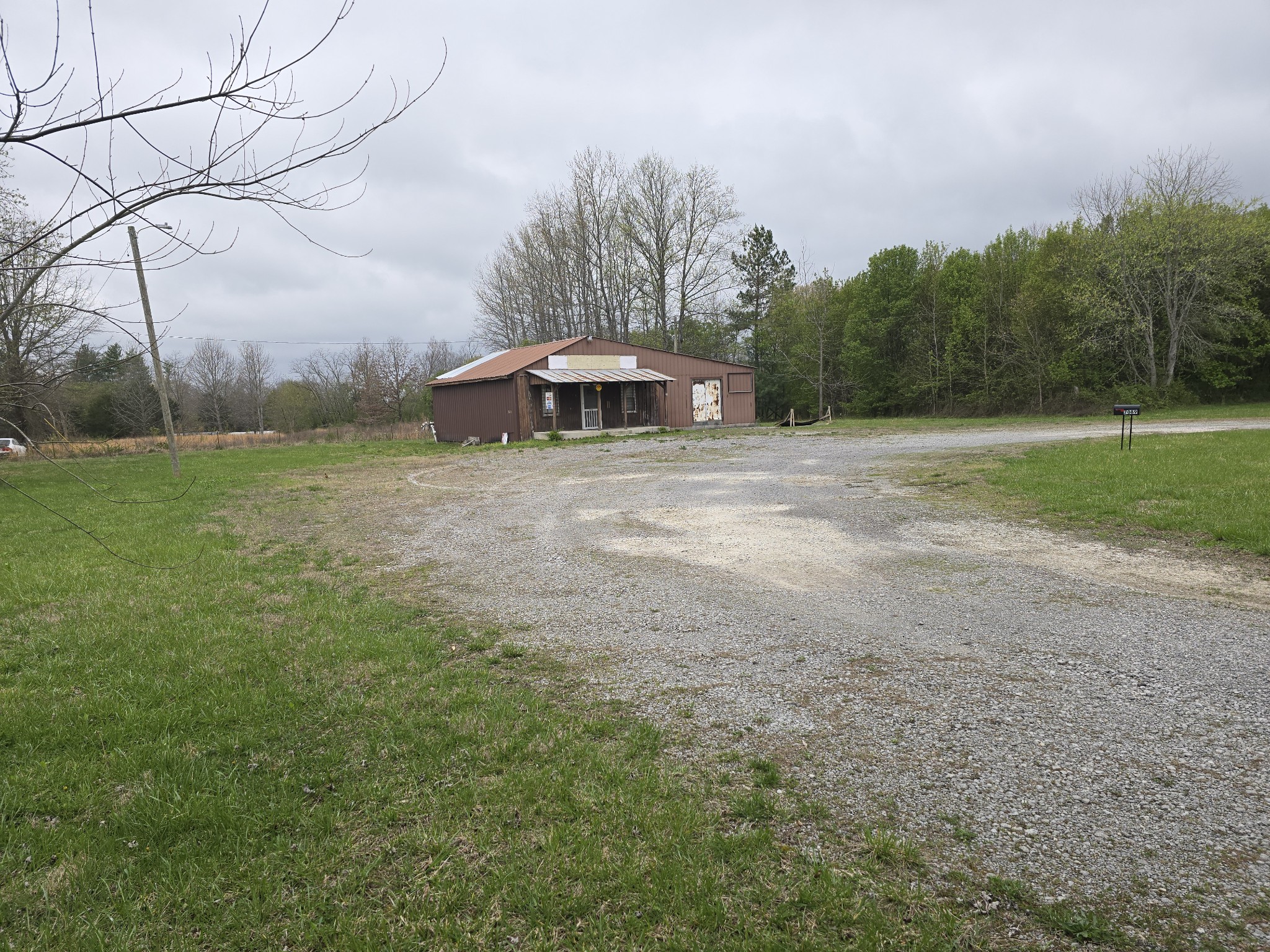 7089 Short Mountain Road McMinnville, TN 37110 - Photo 5 of 36 a view of a outdoor space