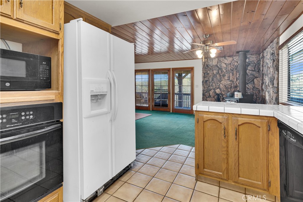 2471 Captains Walk Bradley, CA 93426 - Photo 9 of 42 a view of an entryway with a fireplace