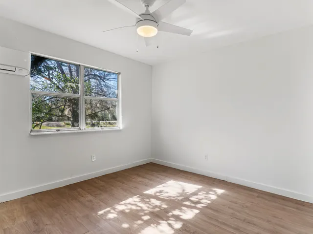 $2,000 | 5519 Kincer Road, Damon, TX 77430