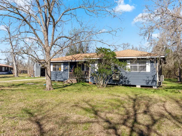 $2,000 | 5519 Kincer Road, Damon, TX 77430