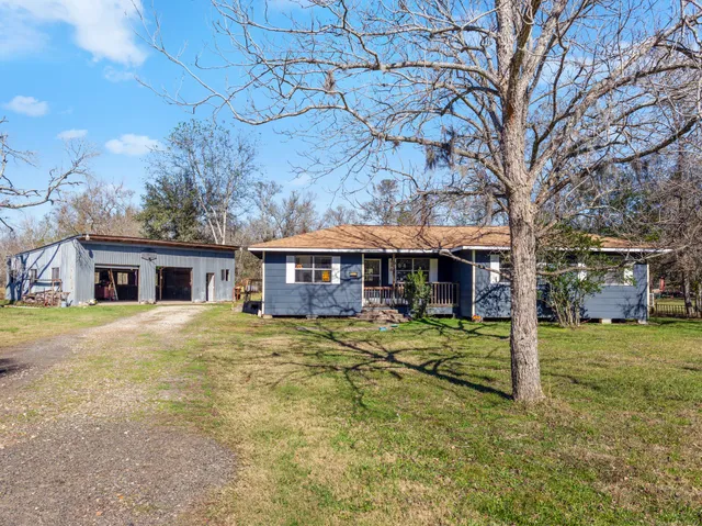 $2,000 | 5519 Kincer Road, Damon, TX 77430