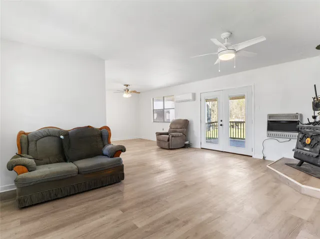 $2,000 | 5519 Kincer Road, Damon, TX 77430