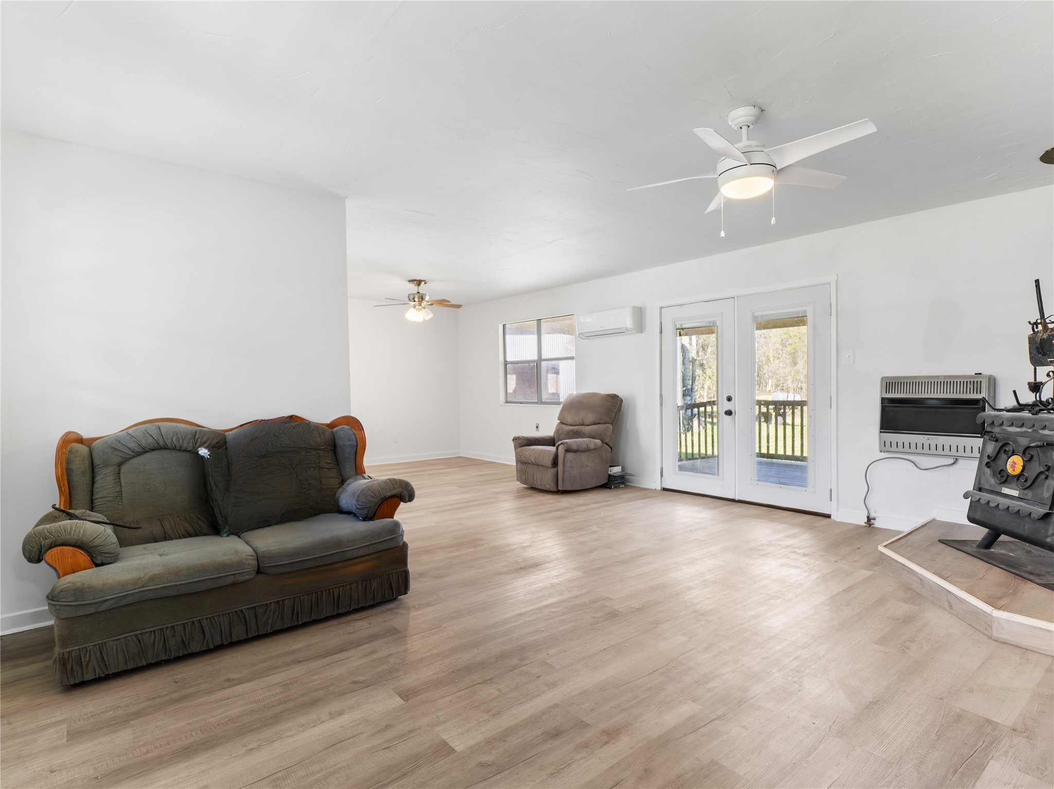 5519 Kincer Road Damon, TX 77430 - Photo 4 of 42