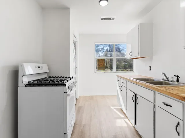 $2,000 | 5519 Kincer Road, Damon, TX 77430