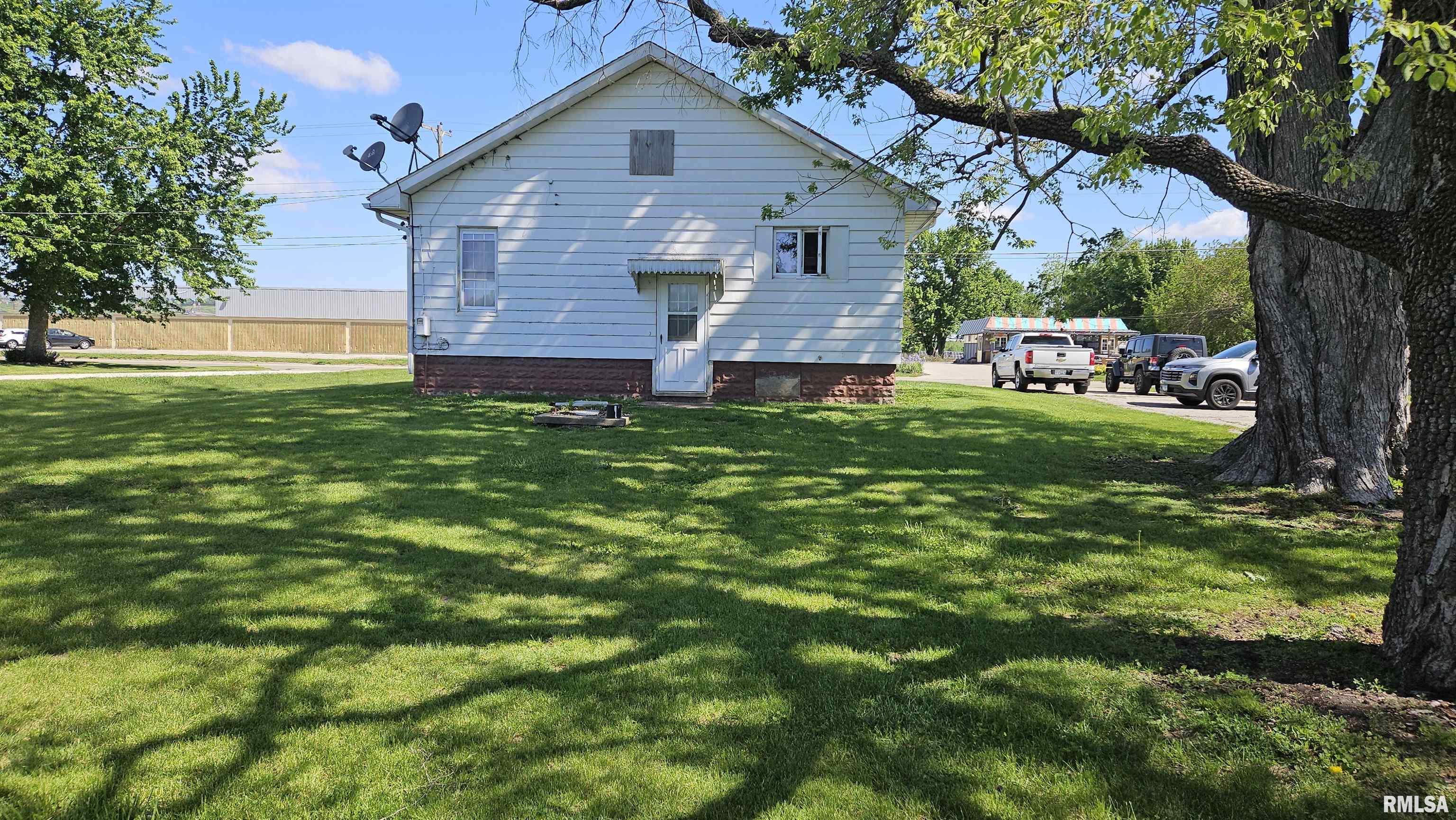 1790 East Chestnut Street Canton, IL 61520 - Photo 5 of 16