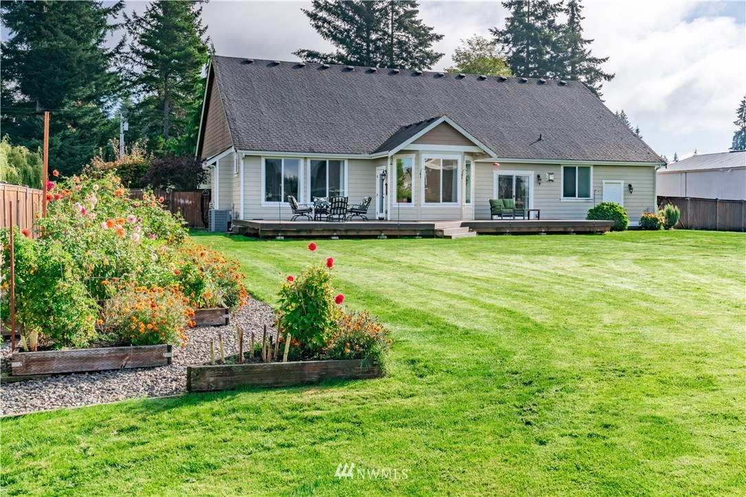 17905 Irwin Street Southwest Rochester, WA 98579 - Photo 3 of 33