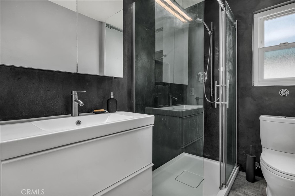 701 Hillcrest Street El Segundo, CA 90245 - Photo 13 of 31 bath 1