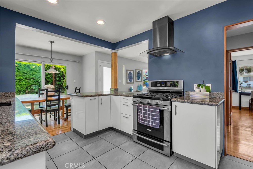 701 Hillcrest Street El Segundo, CA 90245 - Photo 8 of 31 kitchen