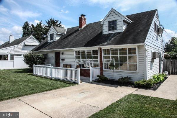 1408 Wogan Road York, PA 17404 - Photo 3 of 31