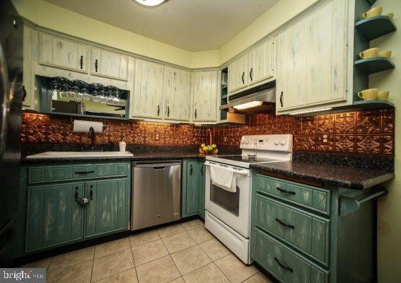 1408 Wogan Road York, PA 17404 - Photo 7 of 31