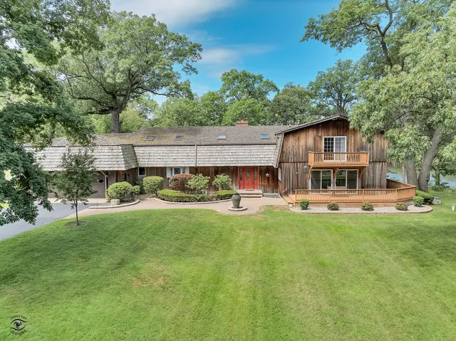 $499,000 | 864 Ash Drive, St. Anne, IL 60964