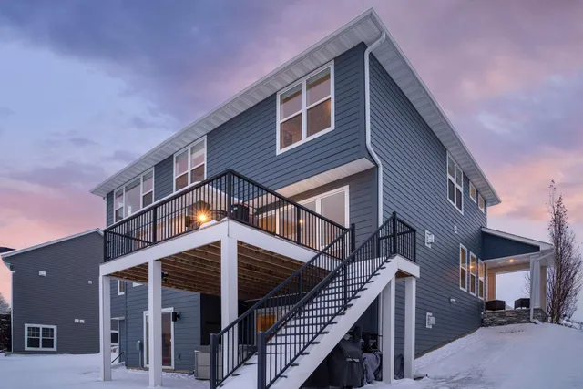 $975,000 | 845 Juniper Circle North, Lake Elmo, MN 55042