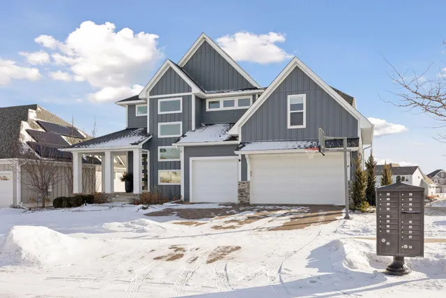 $975,000 | 845 Juniper Circle North, Lake Elmo, MN 55042