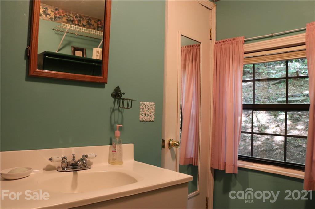 72 Jaffe Road Rosman, NC 28772 - Photo 21 of 28 Gallery Image 21