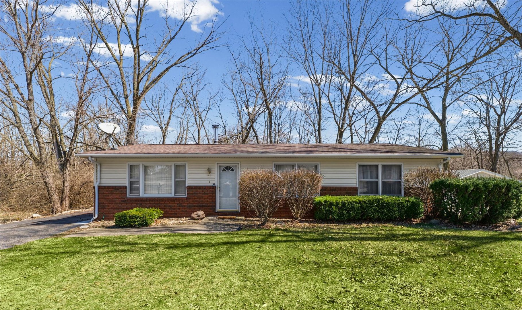 646 North Cove Court Decatur, IL 62521 - Photo 2 of 33