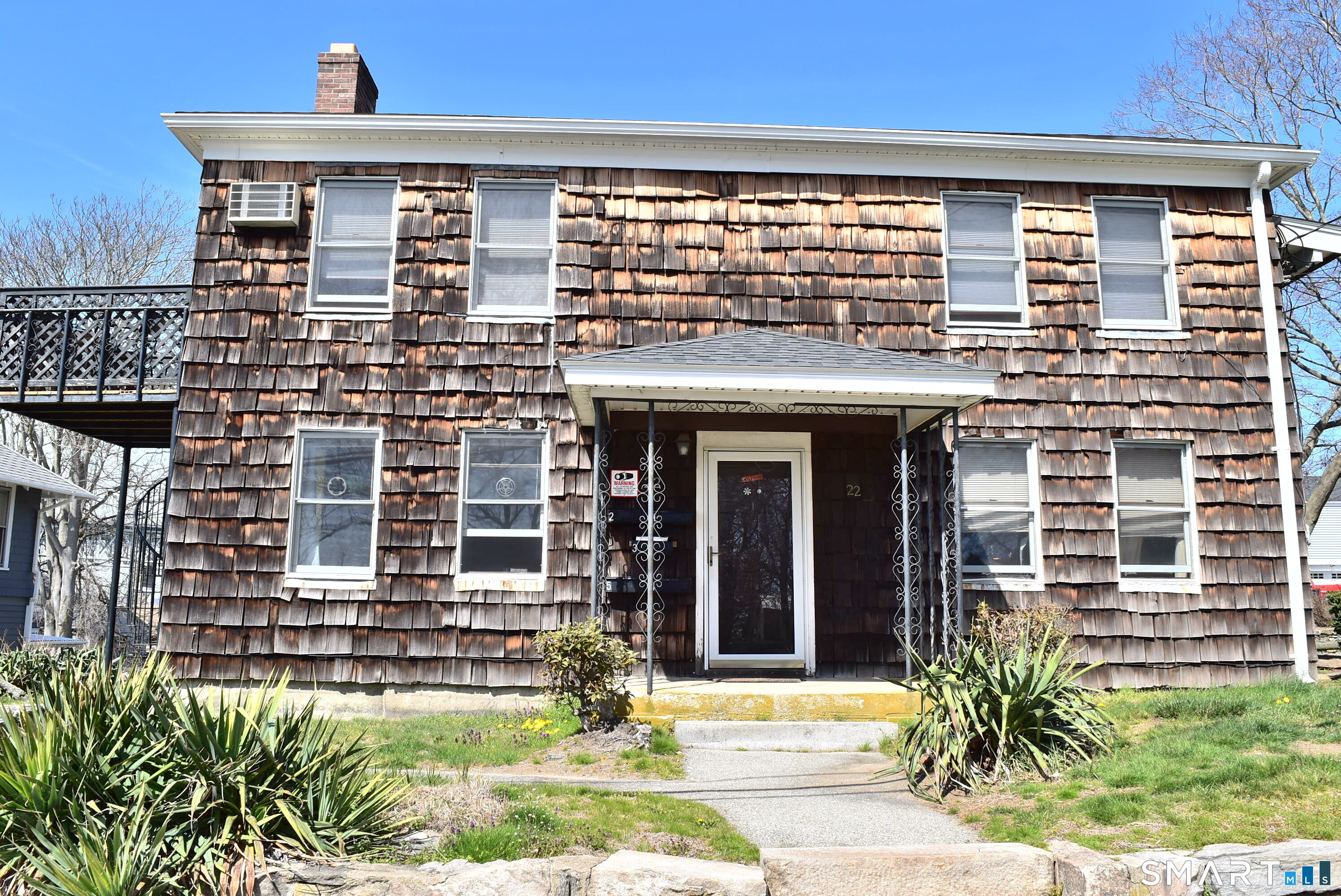 22 Broad Street Groton, CT 06340 - Photo 1 of 14 front view of a house