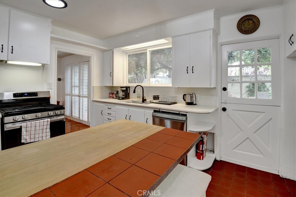 4221 Hazel Kirk Drive Los Angeles, CA 90027 - Photo 12 of 20