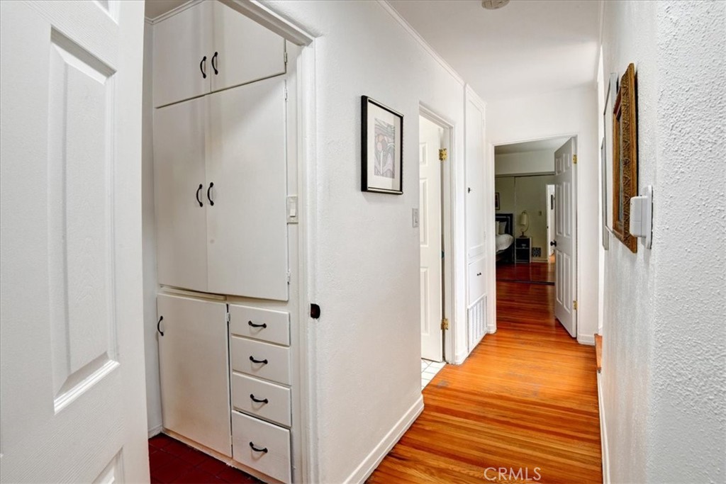 4221 Hazel Kirk Drive Los Angeles, CA 90027 - Photo 10 of 20