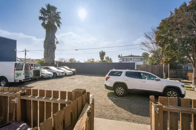 $2,395 | 5205 Foothill Boulevard, Unit 10, Oakland, CA 94601