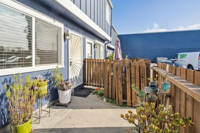 $2,395 | 5205 Foothill Boulevard, Unit 10, Oakland, CA 94601