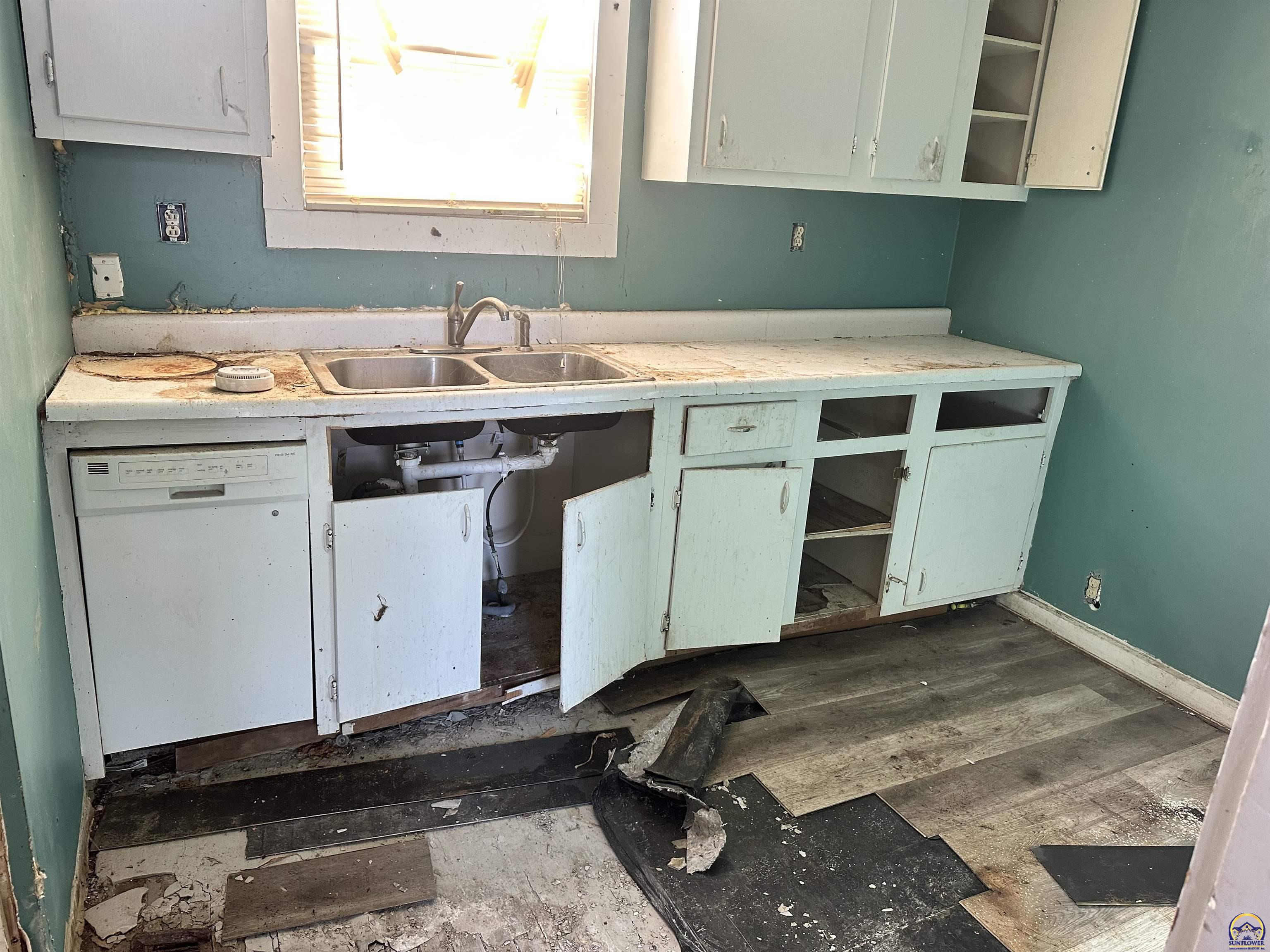 1231 North Harrison Street Auburn, KS 66402 - Photo 2 of 9