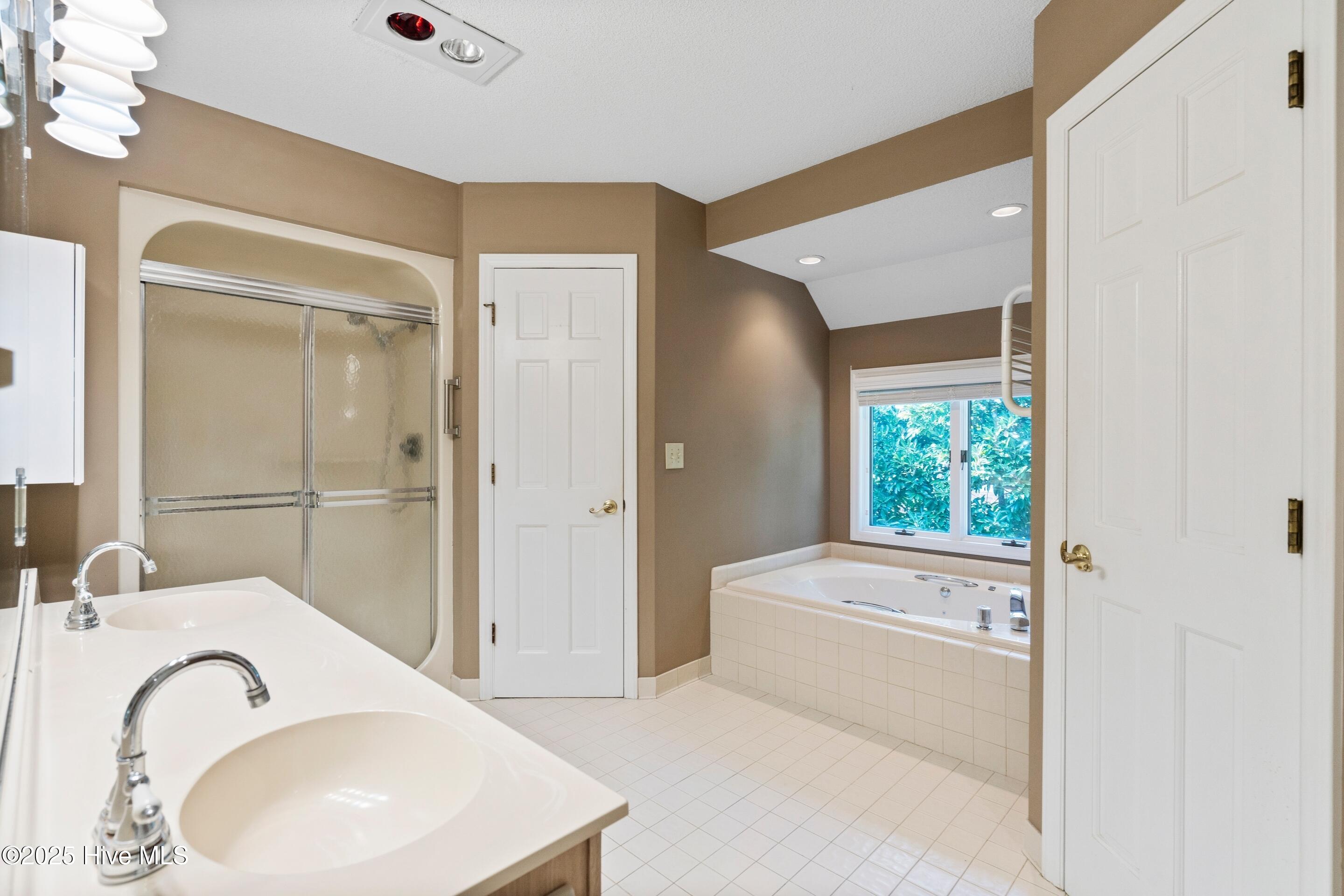 153 Olde Point Road Hampstead, NC 28443 - Photo 10 of 21 Primary-bathroom