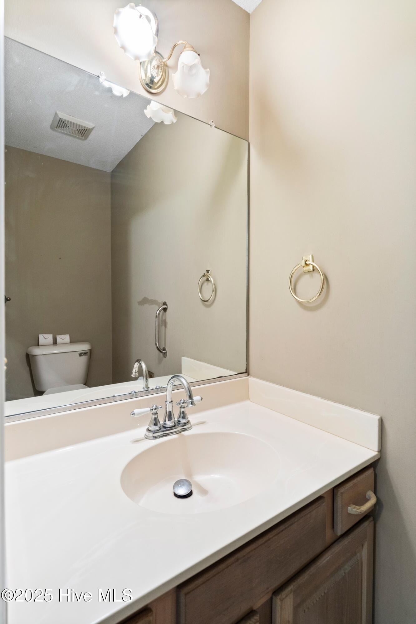 153 Olde Point Road Hampstead, NC 28443 - Photo 15 of 21 half bath