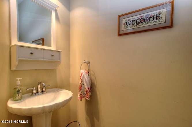 7612 Mallow Road Wilmington, NC 28411 - Photo 16 of 33 7612 Mallow Rd-small-016-3-Powder Room-6