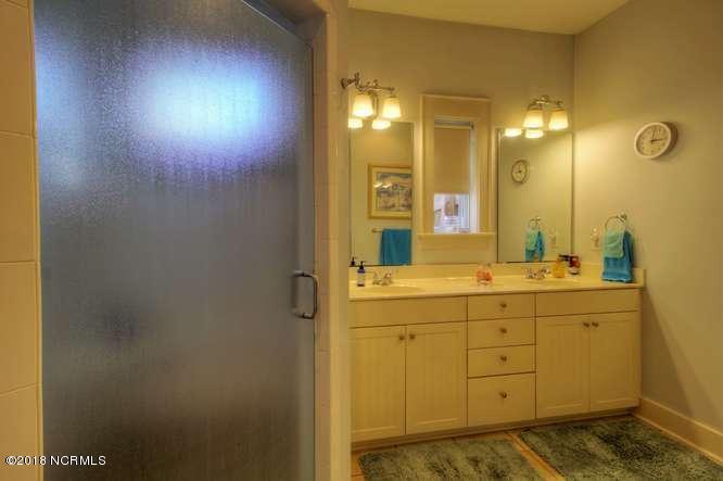 7612 Mallow Road Wilmington, NC 28411 - Photo 20 of 33 7612 Mallow Rd-small-020-33-Master Bath-