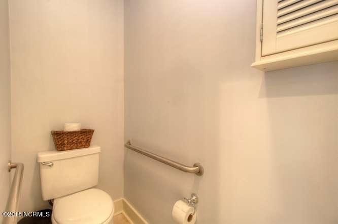 7612 Mallow Road Wilmington, NC 28411 - Photo 22 of 33 7612 Mallow Rd-small-022-32-Master Bath-