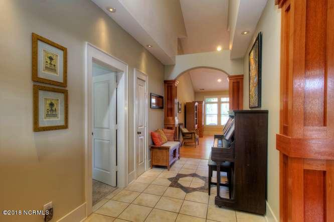 7612 Mallow Road Wilmington, NC 28411 - Photo 3 of 33 7612 Mallow Rd-small-003-9-Entryway-666x