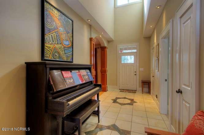 7612 Mallow Road Wilmington, NC 28411 - Photo 4 of 33 7612 Mallow Rd-small-004-5-Entryway-666x