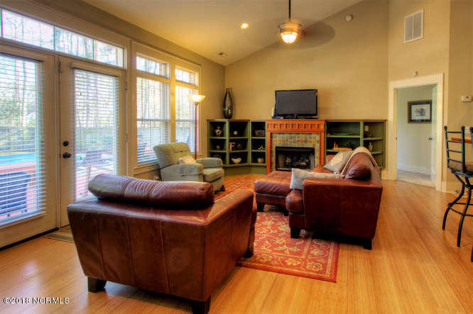 7612 Mallow Road Wilmington, NC 28411 - Photo 6 of 33 7612 Mallow Rd-small-006-14-Living Room-