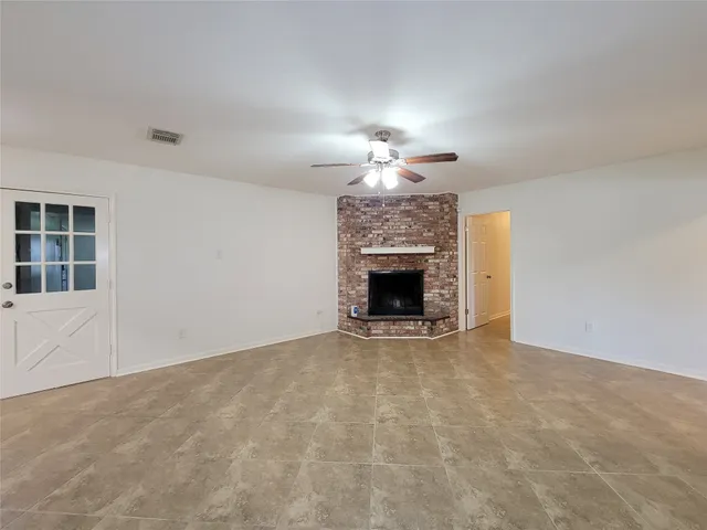 $2,100 | 2115 Forest Oaks Drive, Houston, TX 77017