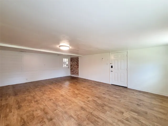 $2,100 | 2115 Forest Oaks Drive, Houston, TX 77017