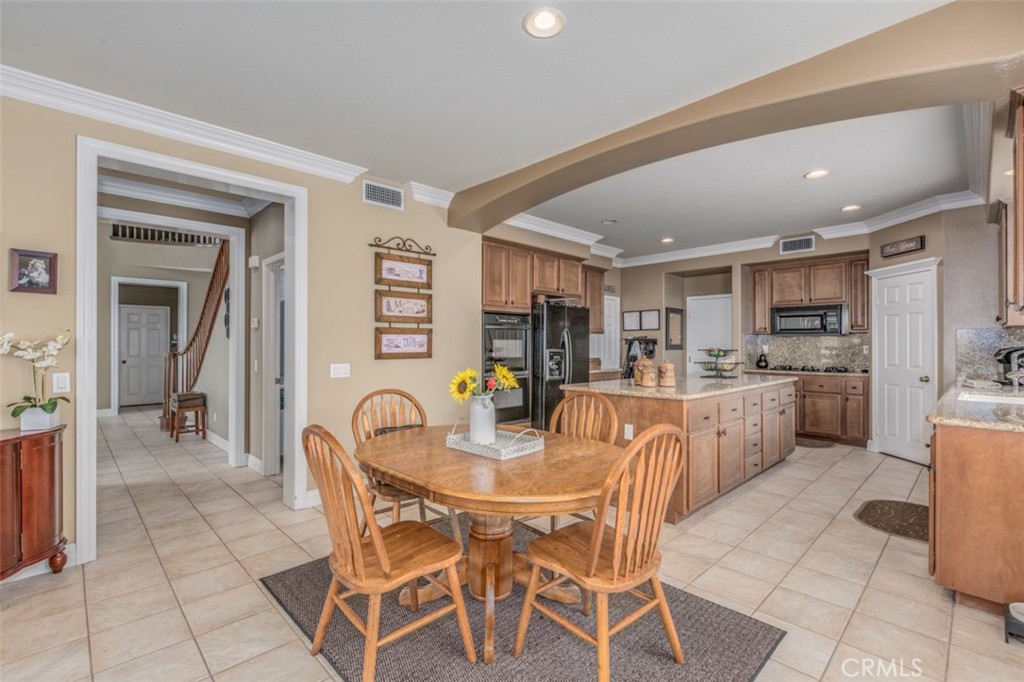 980 Nicholas Place Corona, CA 92882 - Photo 12 of 46 a view of a dining room kitchen and a window
