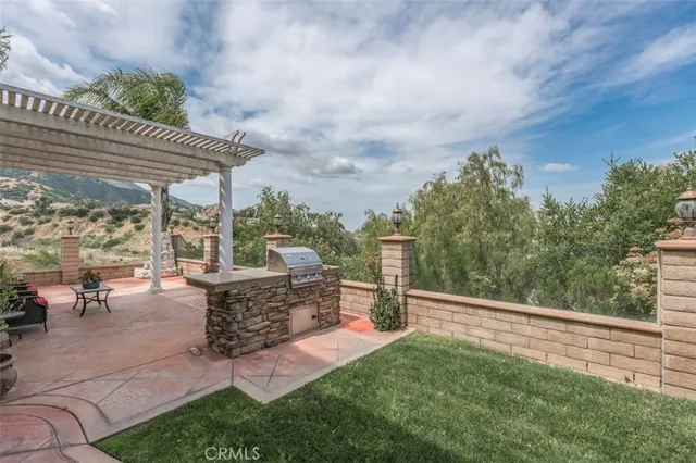 a view of outdoor space