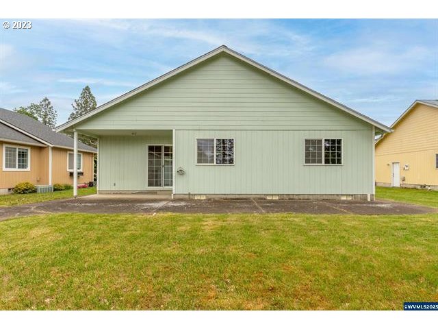 3014 View Lane Lebanon, OR 97355 - Photo 20 of 29 a view of a house with a yard