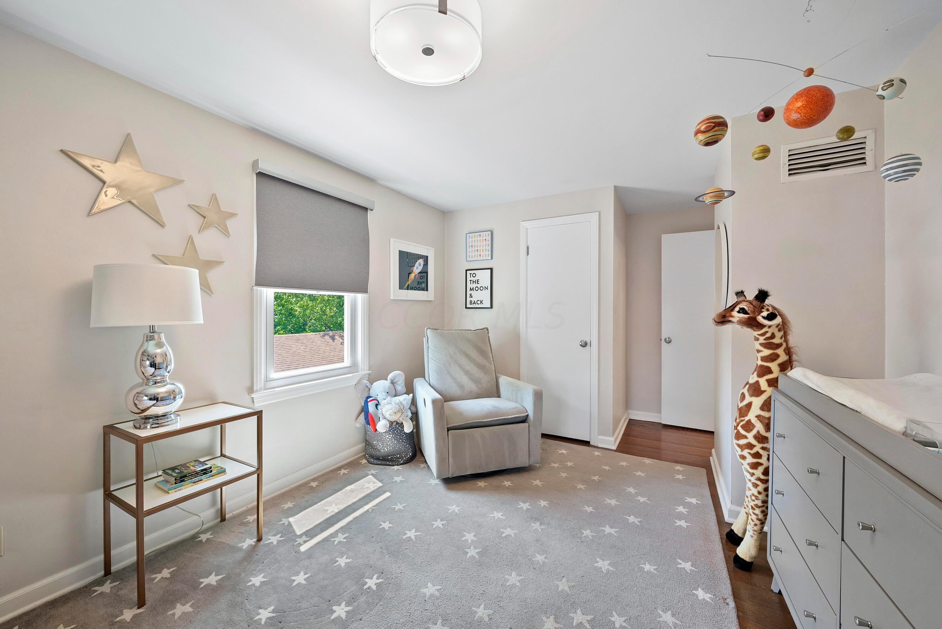 1455 Ashdowne Road Columbus, OH 43221 - Photo 25 of 45 Spacious and bright bedroom!