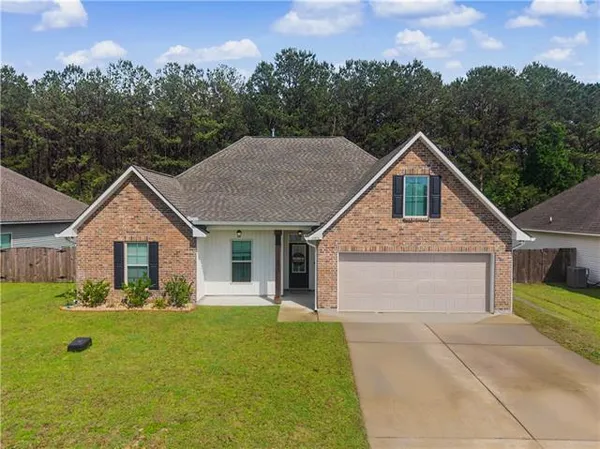 $325,000 | 15576 Grassy Lane, Covington, LA 70435