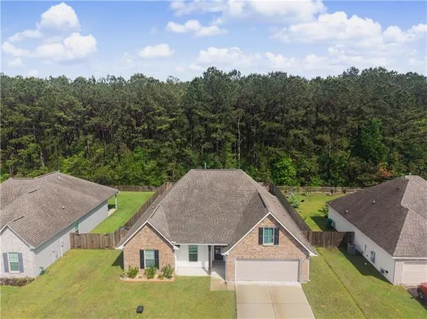 $325,000 | 15576 Grassy Lane, Covington, LA 70435