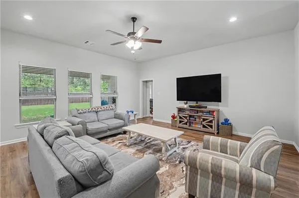 $325,000 | 15576 Grassy Lane, Covington, LA 70435