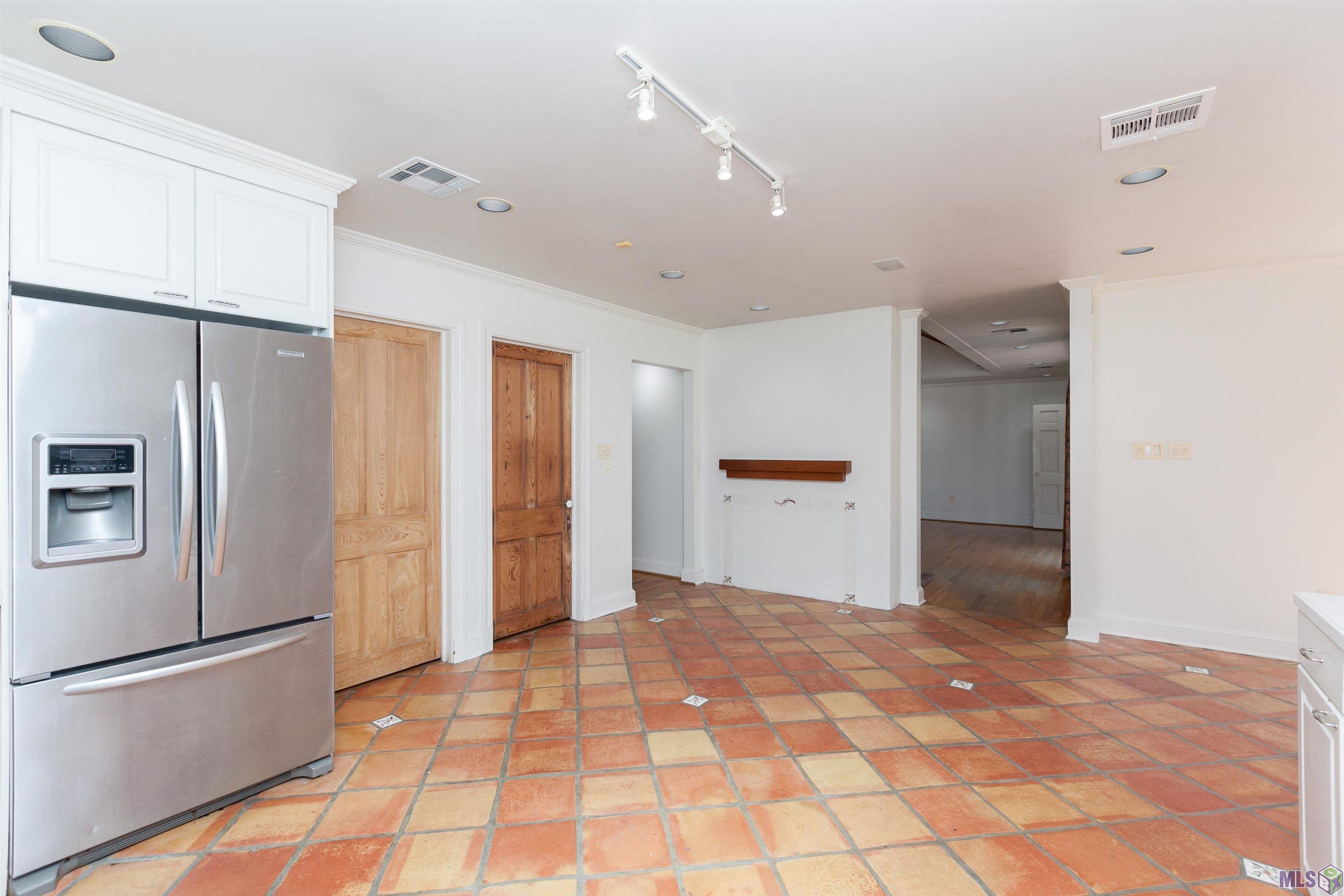 4334 Broussard Street Baton Rouge, LA 70808 - Photo 10 of 29 Gallery Image 10