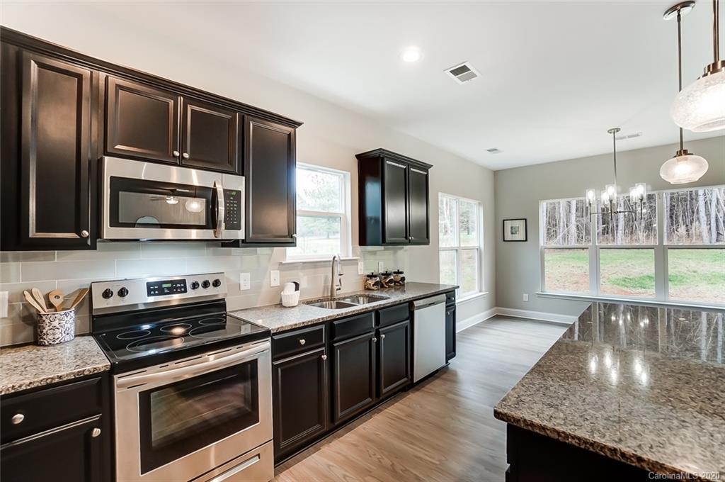 2906 Oakdale Road Charlotte, NC 28216 - Photo 12 of 42
